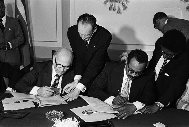 O Suriname é conquistou sua independência dos Países Baixos em 25 de novembro de 1975. O herói foi Johan Ferrier. 