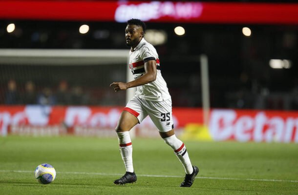 SABINO - Um dos melhores jogadores da partida. Apareceu muito bem na criação do meio-campo e ainda salvou quase em cima da linha nos acréscimos. Nota: 7 - Foto: Paulo Pinto/São Paulo FC