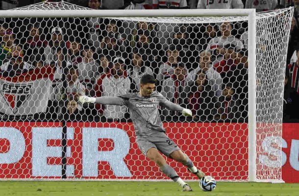 RAFAEL - Um dos poucos tituleres que esteve em campo, foi determinante na segunda etapa para evitar a derrota em uma bela defesa após finalização de Pablo Thomaz. Nota: 7 - Foto: Rubens Chiri/São Paulo FC