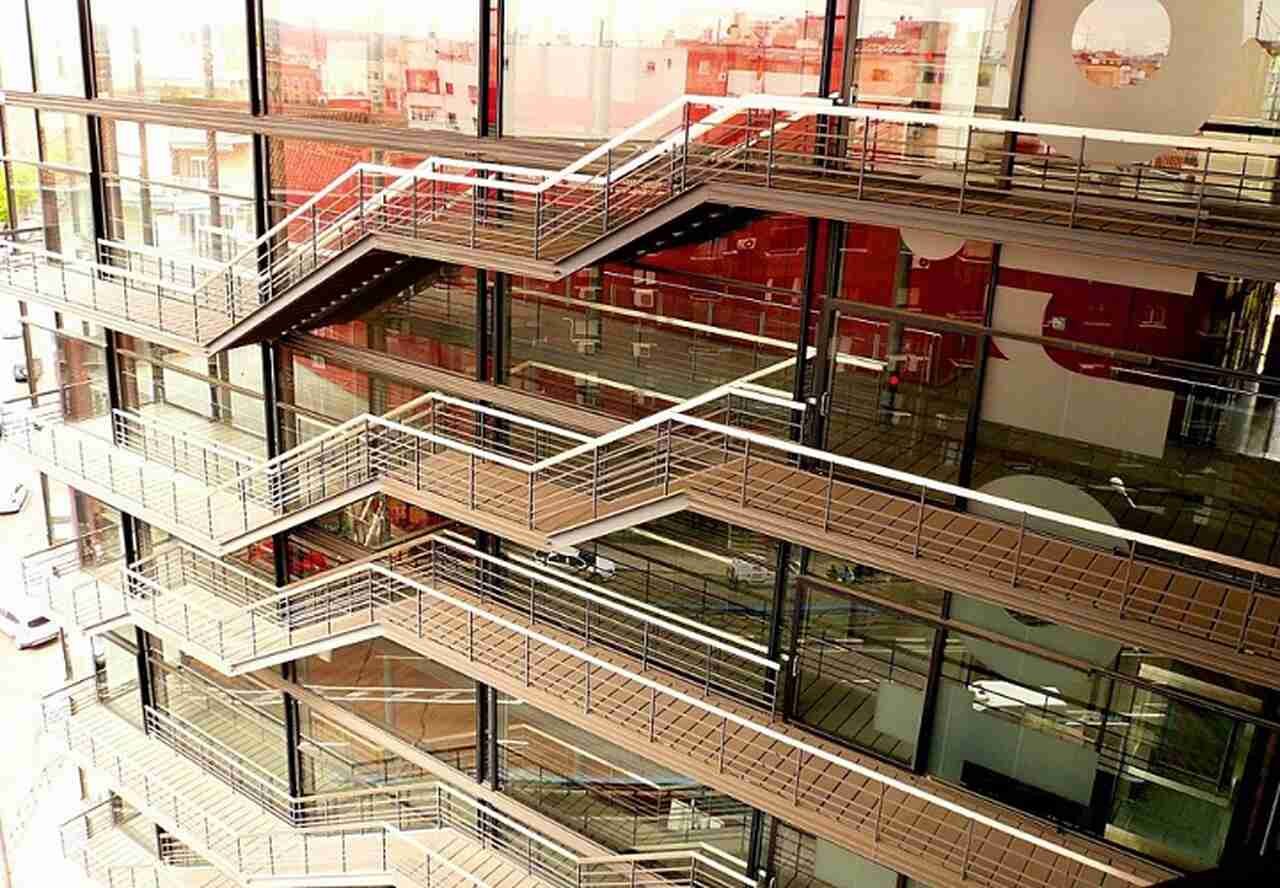 Museu Reina Sofia (Museo Nacional Centro de Arte Reina Sofía) - Inaugurado em 1992, este museu de arte moderna e contemporânea abriga a famosa pintura 