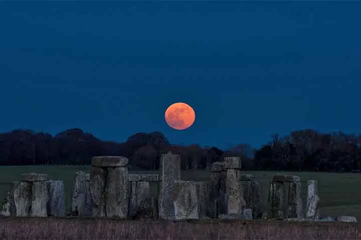 Enigma de Stonehenge: estudo avalia conexão com evento lunar raro -  - Andre Pattenden/English Heritage