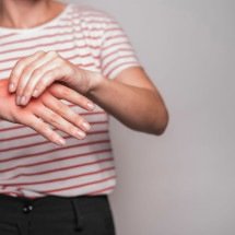 Cirurgiã explica soluções para condições graves nas mãos
 - DINO