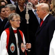 Bispa pede que Trump tenha piedade de LBGTs e imigrantes - CHIP SOMODEVILLA / AFP