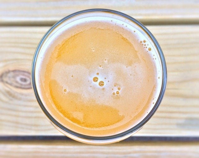 Uma testemunha contou que o homem ganharia duas caixas de cerveja se tomasse o litro da cachaça. E um cliente do bar chegou a alertar que ele poderia morrer.