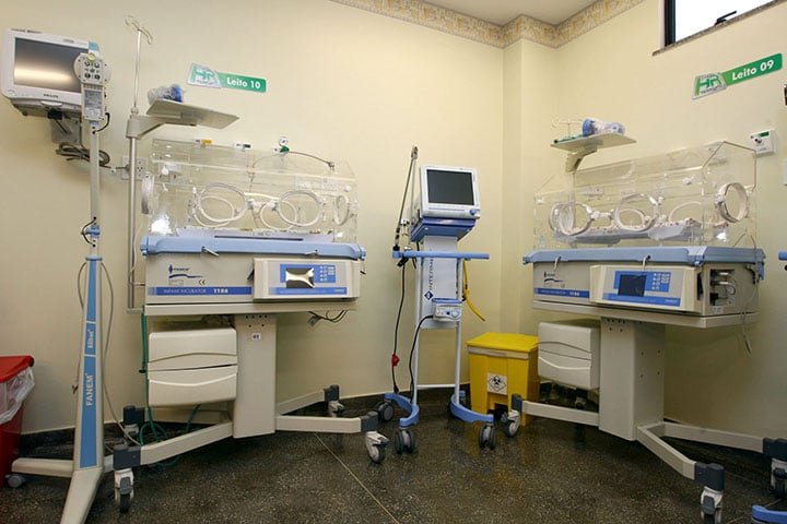 Para garantir a segurança do paciente foi preciso fazer uma intervenção médica de ampliação da mandíbula. 