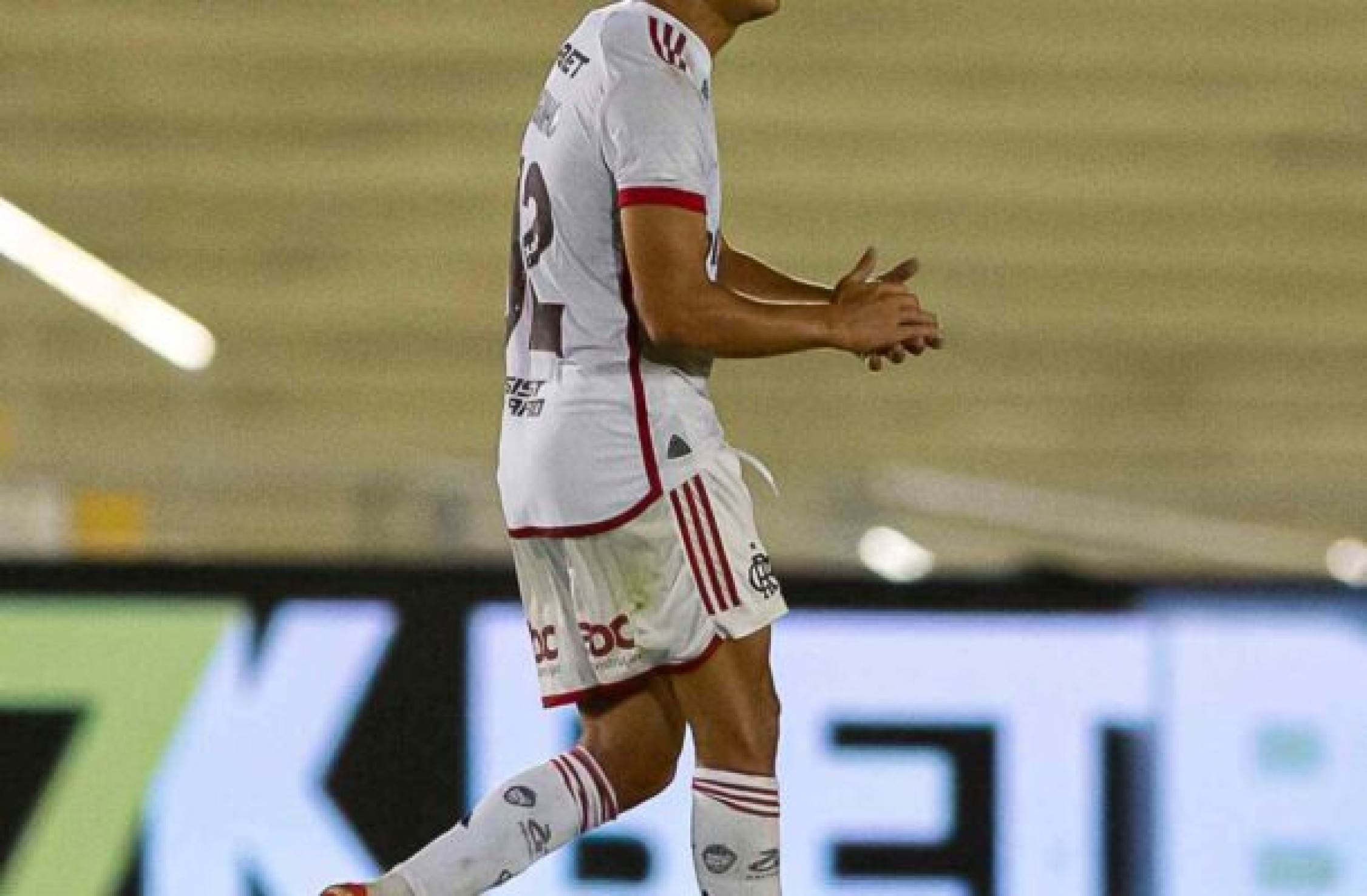 Com Thiaguinho no banco, Flamengo deve ter novidades contra o Bangu