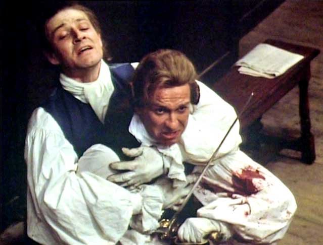 “Clarissa” (1991) - Robert Lovelace, morto após uma briga de espadas.