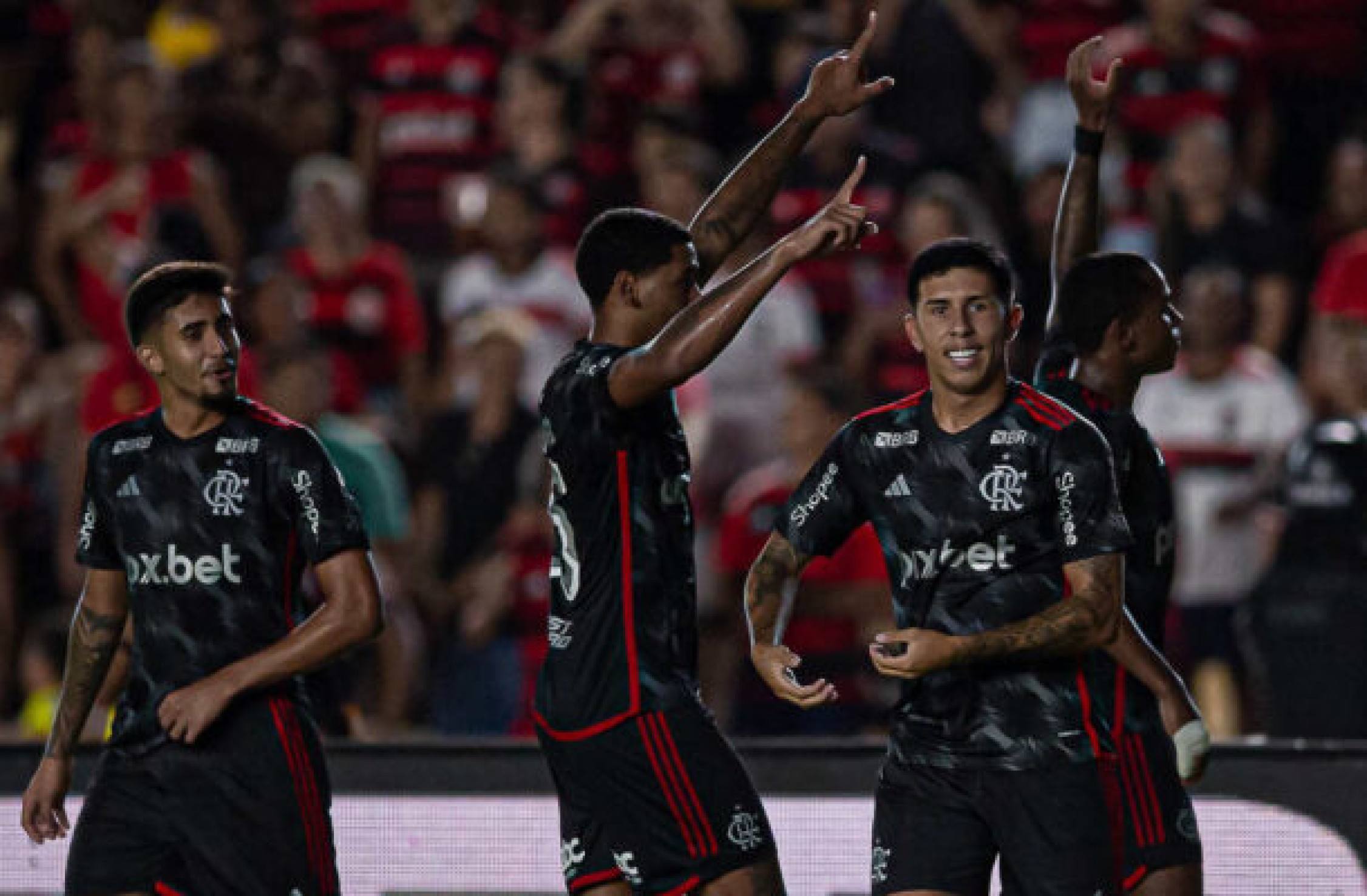 Flamengo passeia sobre o Bangu e ‘respira’ no Carioca