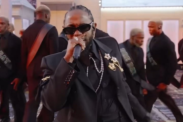 Em 2022, Lamar chegou a fazer uma participação na apresentação do Super Bowl, que contou com Dr. Dre, 50 Cent, Snoop Dogg, Eminem e Mary J. Blige.