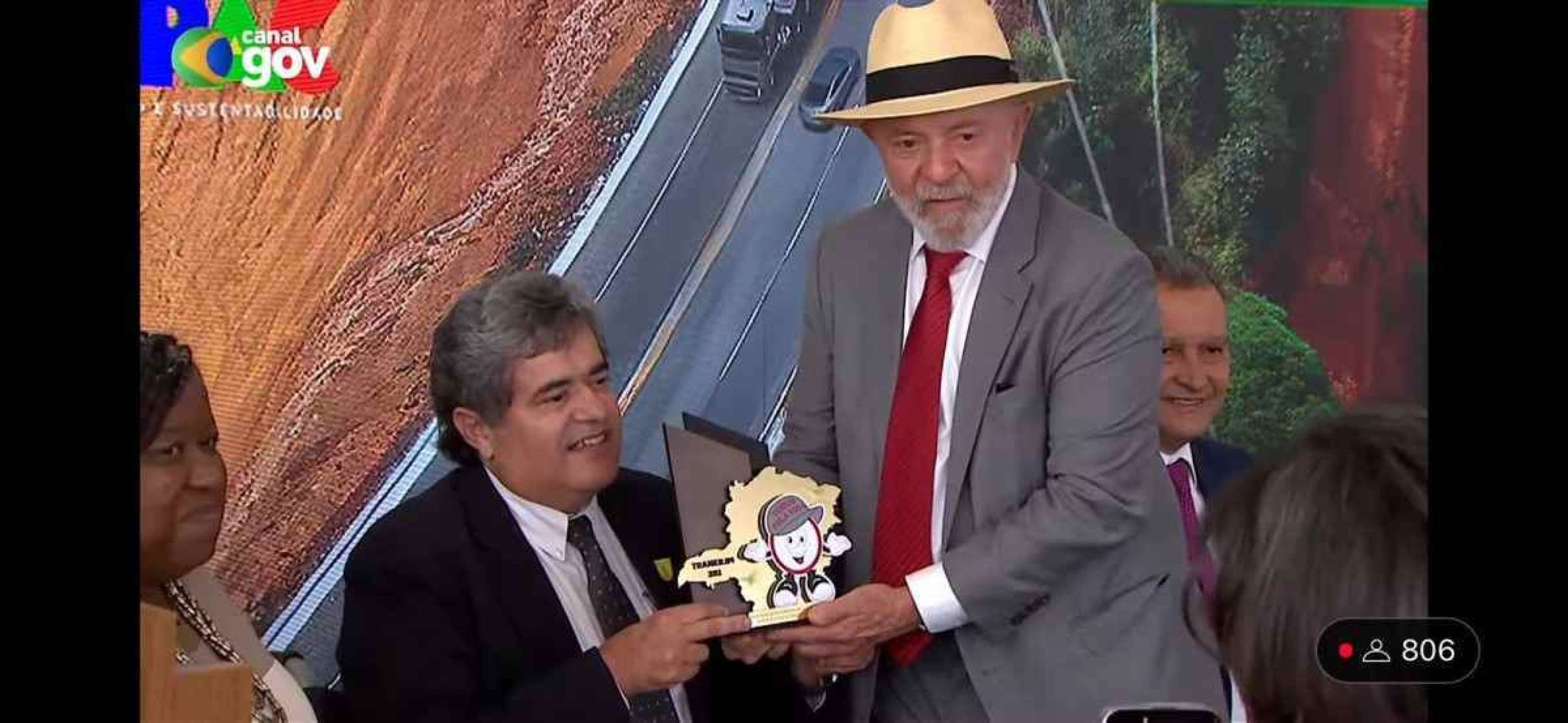 BR-381: Lula assina contrato de privatização da 'Rodovia da Morte'