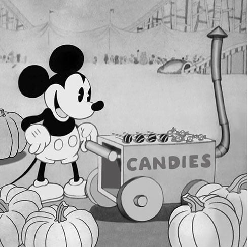 Os personagens criados pela Disney, que fazem parte do imaginário coletivo, também têm suas datas de entrada em domínio público. Em 2024, uma das primeiras versões do Mickey Mouse, que apareceu nos filmes 