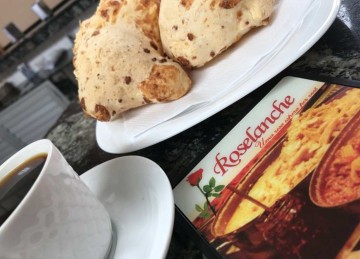 Localizada na BR-040, em Barbacena, Campos das Vertentes, a Roselanches é conhecida pelo pão de queijo -  (crédito: Roselanche/Divulgação)
