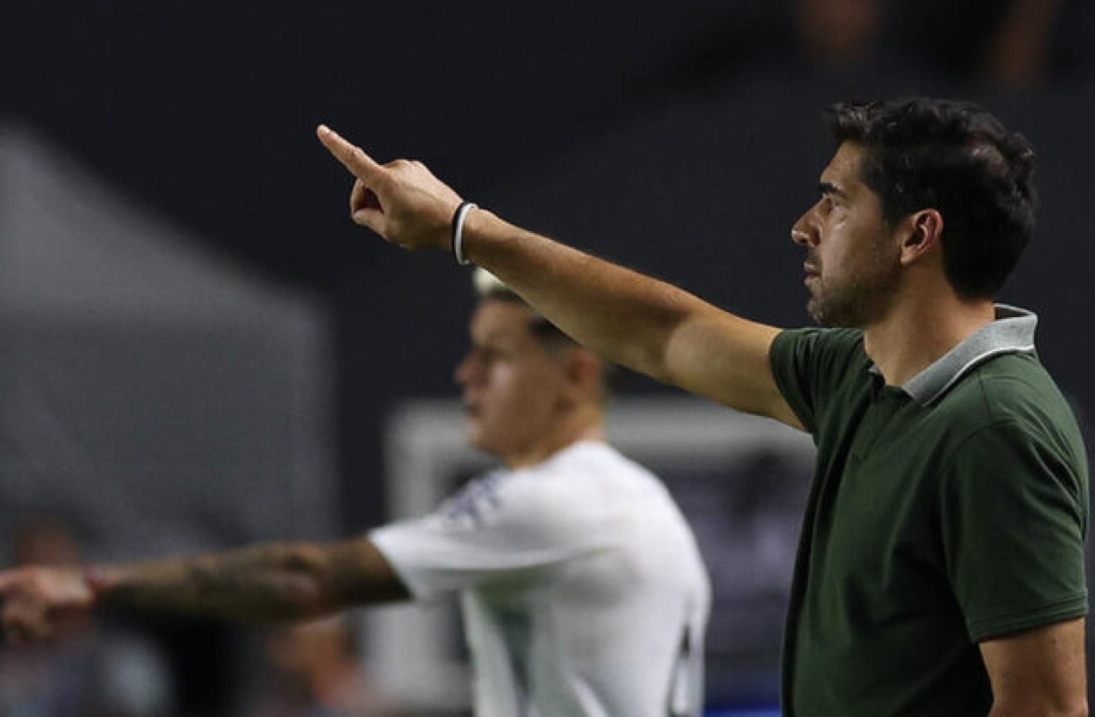 Abel pede contratação de volante e fala sobre Claudinho: ‘Queremos quem tem vontade de estar aqui’