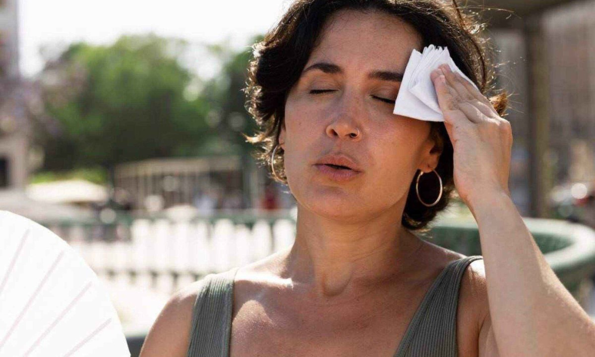 A Terapia de Reposição Hormonal (TRH) é frequentemente utilizada para aliviar sintomas como ondas de calor -  (crédito: FreePik)