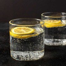 Água com gás hidrata igual à natural? Mitos e verdades da bebida - Freepik