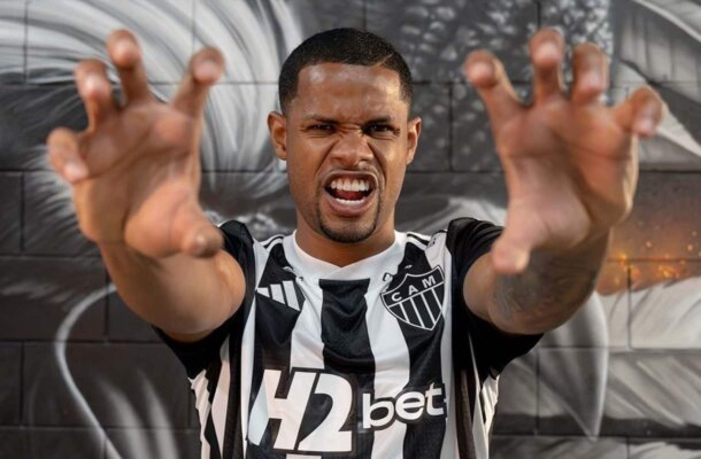 Atlético inova no anúncio do atacante Júnior Santos