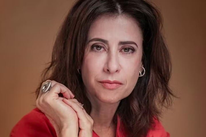 Na vida pessoal, Fernanda é casada com o cineasta Andrucha Waddington, com quem tem dois filhos.