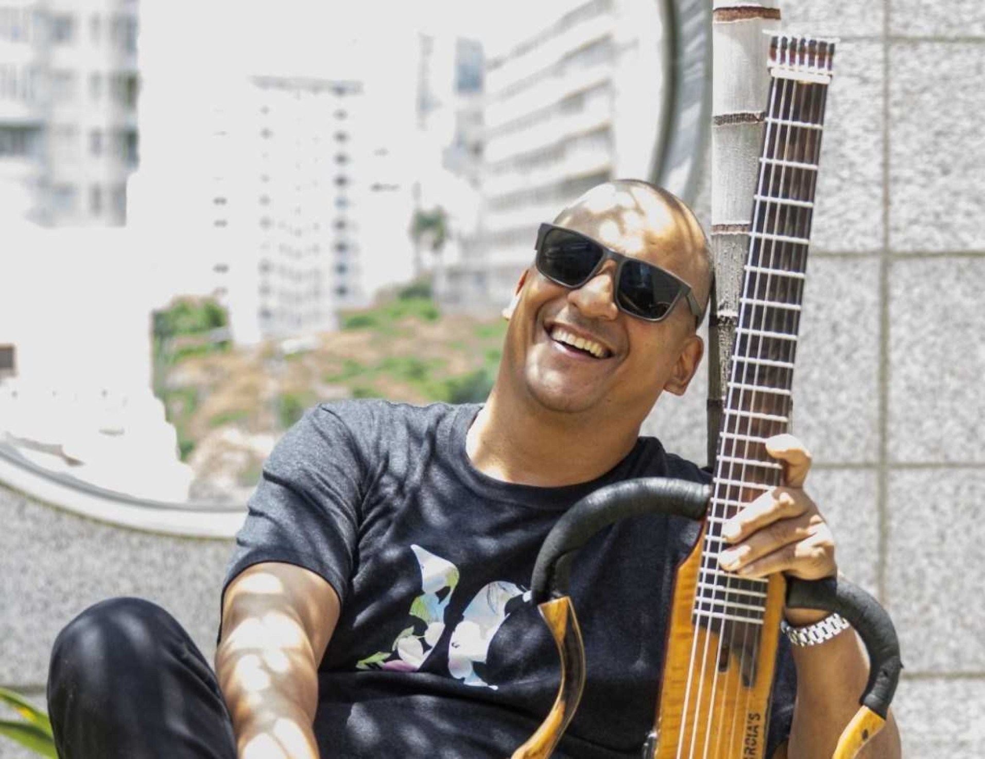 Serginho Marques enfrenta a ELA, mas não se cansa de viver e de cantar