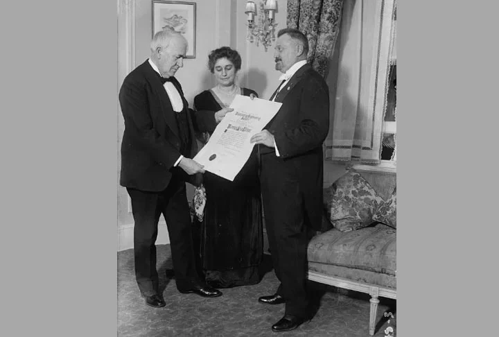 No Natal de 1871, casou-se com uma jovem de 16 anos, Mary Stilwell, uma de suas empregadas, que era perfuradora de fitas telegráficas. Ela morreria doze anos depois, de febre tifóide. Ele, então, se casaria mais uma vez, com Mina Miller. Nos dois casamentos, teve seis filhos, três de cada um.