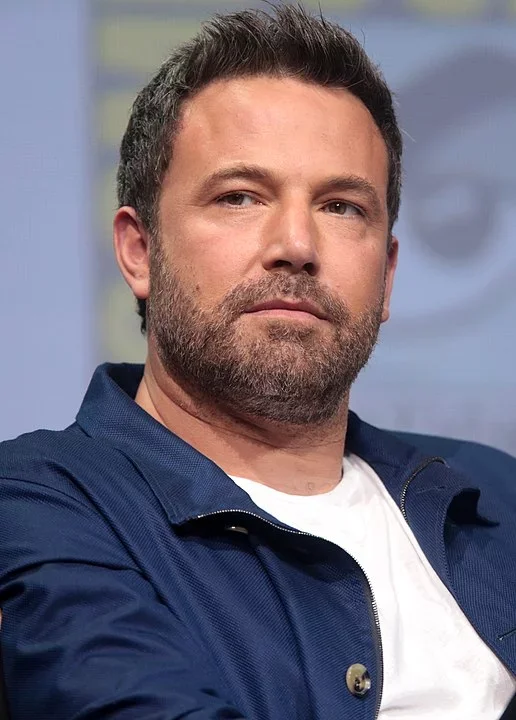 Ben Affleck - Nascido em 15/8/1972 em Berkeley, na Califórnia, nos Estados Unidos, o ator, roteirista e diretor de cinema tem  1,92 metro.