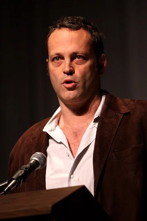 Vince Vaughn - Nascido em 28/3/1970 em Minneapolis, em Minnesota, nos Estados Unidos, o ator, roteirista e produtor mede 1,96 metro.