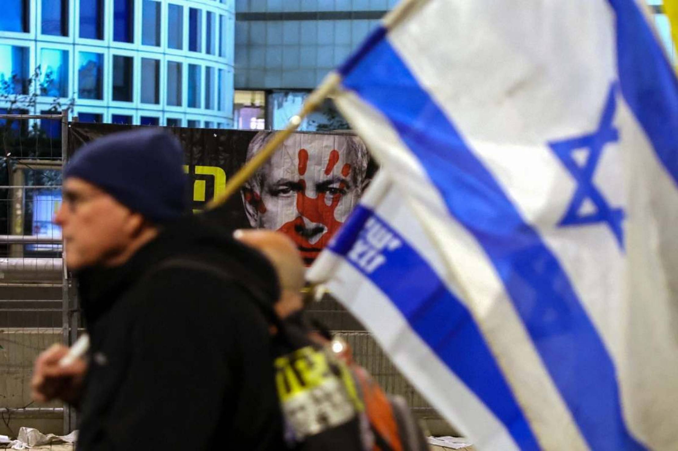 Israel mata 22 civis após fim do prazo para retirada do Líbano