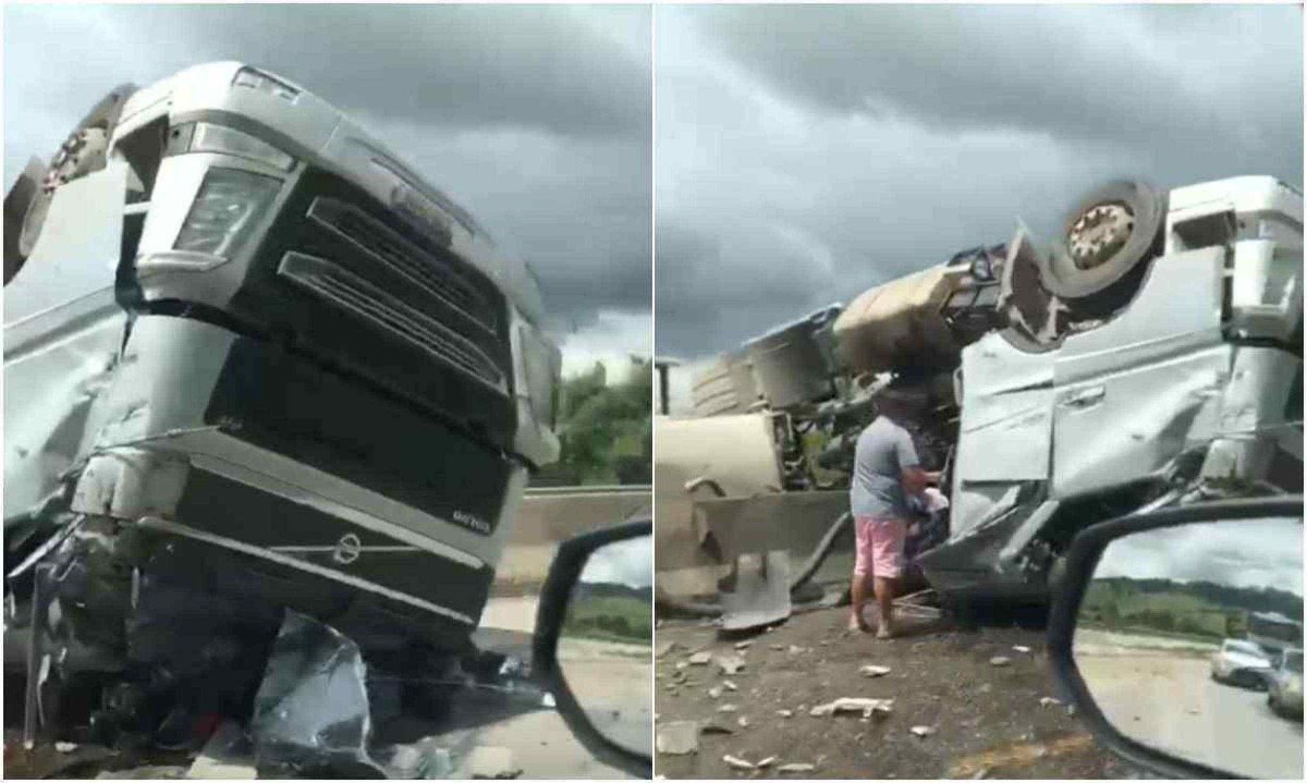 Imagens divulgadas nas redes sociais mostram o veículo tombado e ocupando três faixas da BR-381, na altura de Cambuí, no Sul de Minas -  (crédito: Redes Sociais / Reprodução)