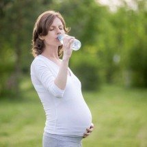 Hidrate-se: Atenção redobrada para gestantes, crianças e idosos - yanalya/ FreePik