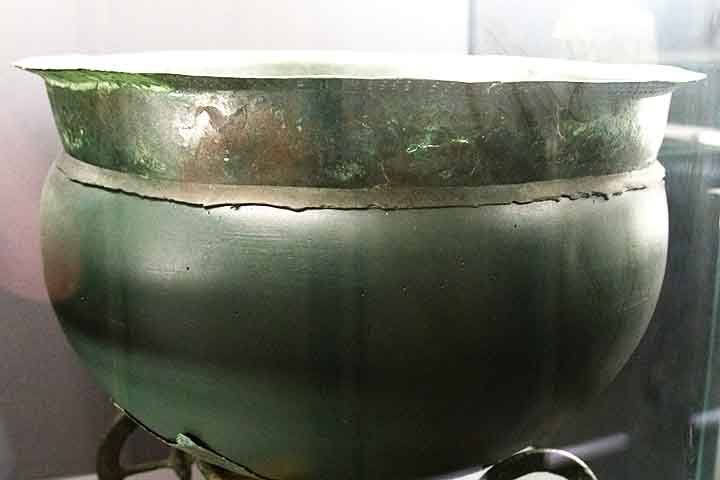 Os autores concluÃ­ram que esses objetos de bronze podem representar um recurso inexplorado para a compreensÃ£o de civilizaÃ§Ãµes antigas. Isso porque o metal tem propriedades antibacterianas que podem preservar materiais orgÃ¢nicos por milÃªnios.