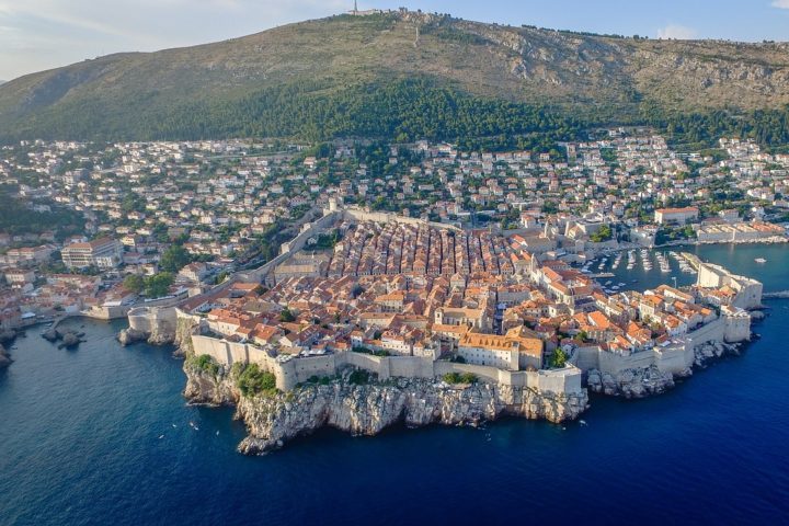 Dubrovnik - Não é a capital, mas, certamente, é a cidade mais famosa da Croácia. Até porque faz parte do trajeto de diversos cruzeiros que percorrem a Europa. 