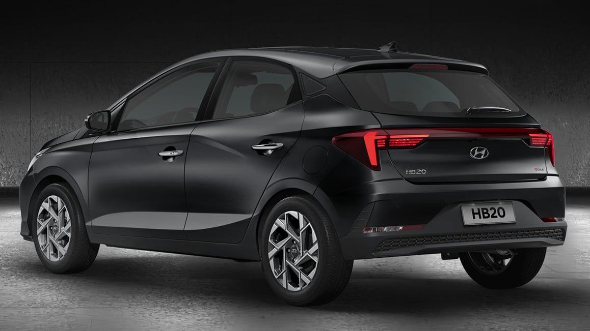 4º - Hyundai HB20: 97.083 (unidades vendidas) - Possui acabamento premium e é equipado com motor flex 1.0, faróis com luz diurna (DRL), airbags, direção elétrica e freios ABS de série.