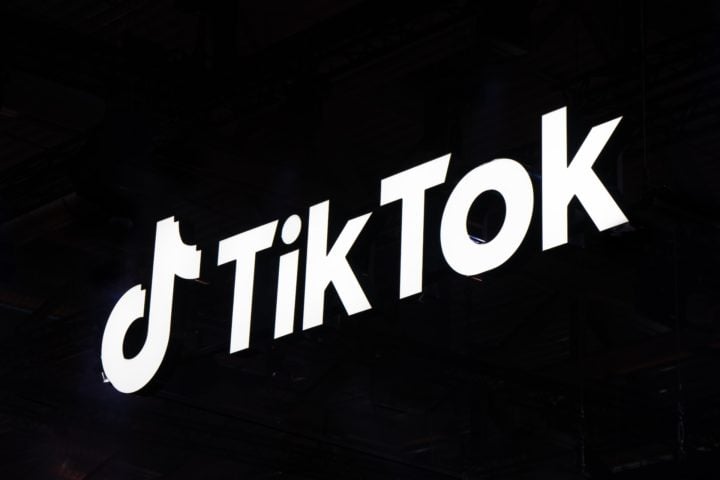 A migração de usuários do TikTok para o RedNote começou a acontecer antes do prazo de 19/1, quando o app poderia ser suspenso nos EUA, caso a ByteDance (empresa por trás do TikTok na China) não deixasse de comandar o aplicativo em território americano.-Jonathan Kemper Unsplash
