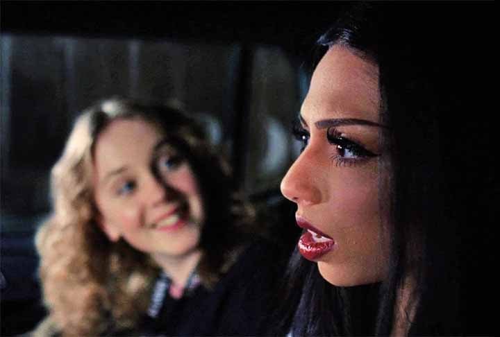 A ideia foi em conjunto com a filha Salenka Shyamalan, que Ã© uma das estrelas do suspense. Ela, desde muito jovem, sempre quis seguir os passos do pai na carreira artÃ­stica. A norte-americana, entÃ£o, nasceuÂ em 1 de agosto de 1996 e se tornouÂ uma cantora, compositora e atriz.