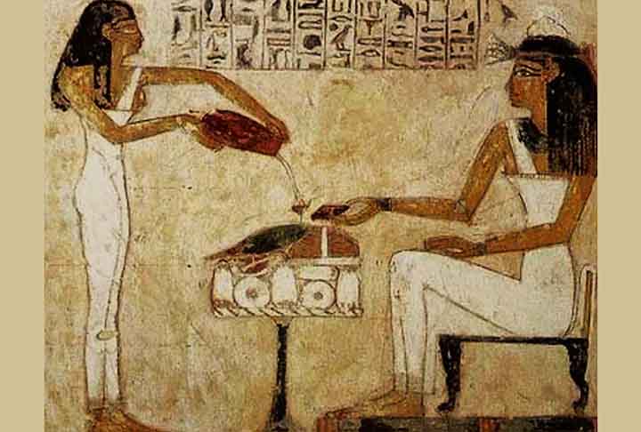 Muitas mensagens antigas usavam símbolos, como hieróglifos egípcios e cuneiforme mesopotâmico, em vez de alfabetos. - Domínio Público/Wikimédia Commons