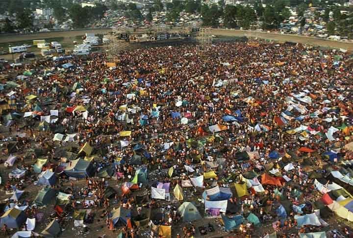 O Ozark Mountain Music Festival é uma grande atração.  O evento anual celebra a música country, folk e bluegrass nas Montanhas Ozark, em Arkansas. 