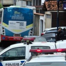 Sequestrador de ônibus é preso após três horas de negociação em Contagem - Jair Amaral/Em/D.A Press