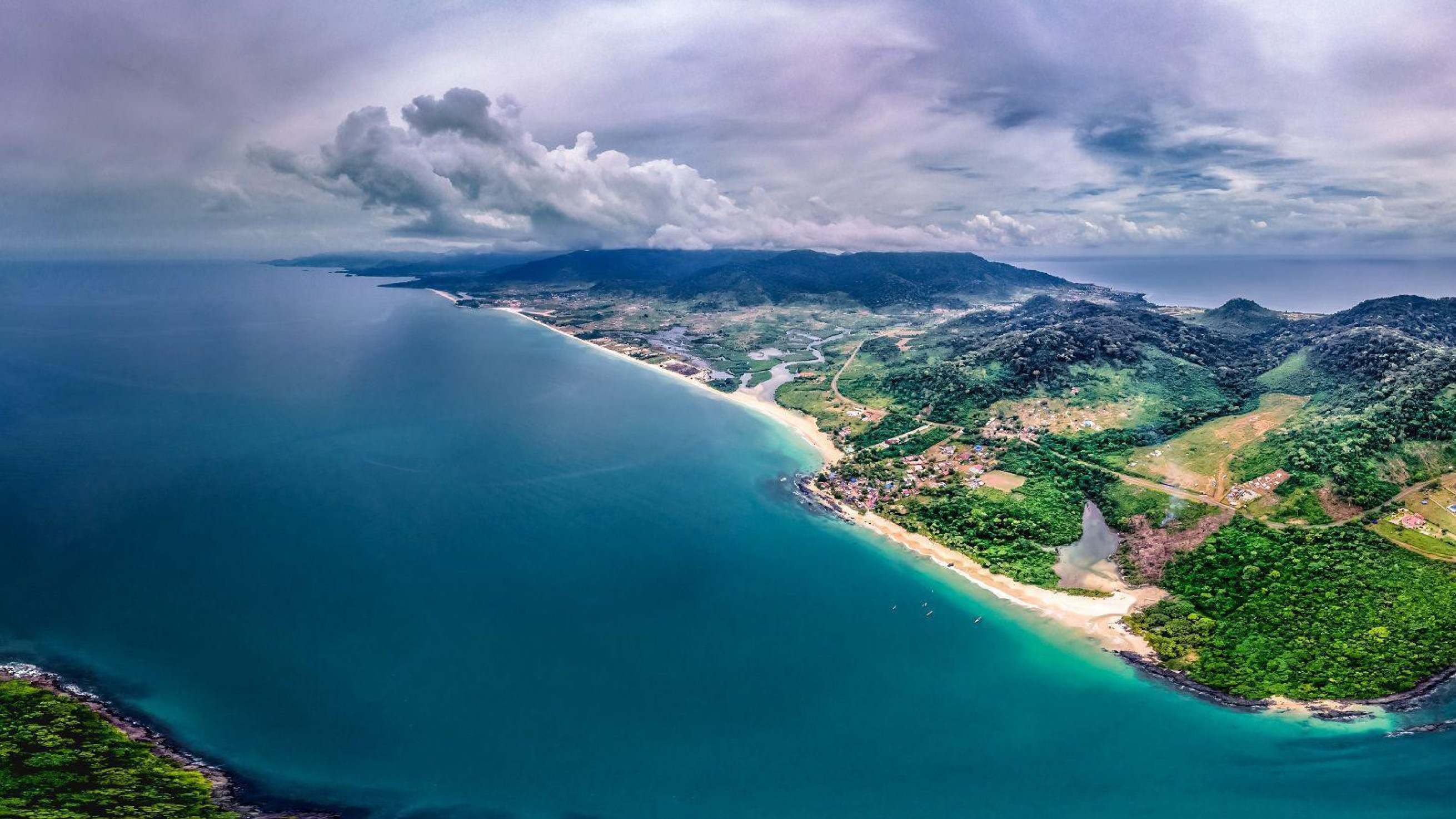 País africano com praias espetaculares quer atrair turistas pós-guerra