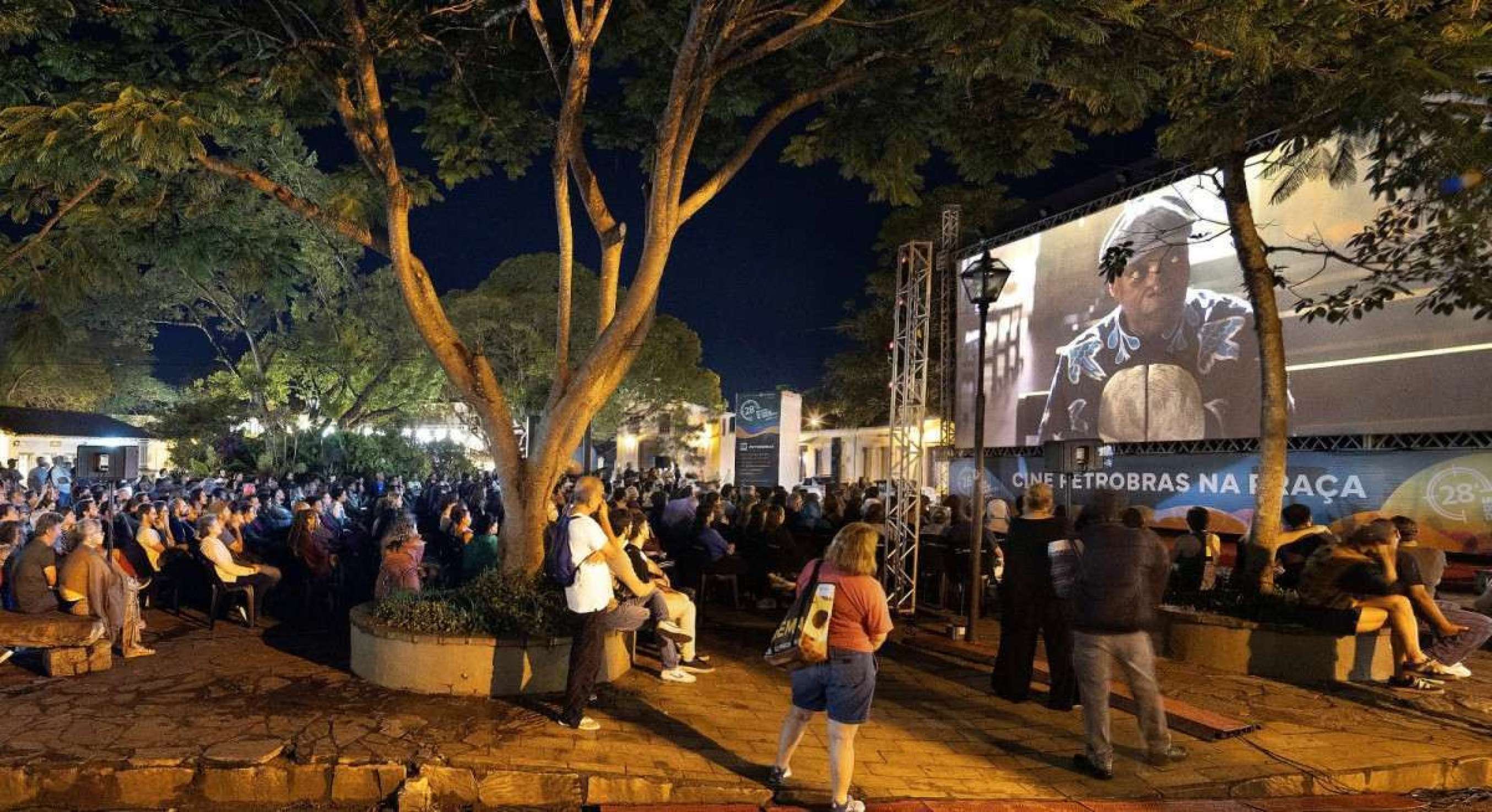 Milton Nascimento lotou o Largo das Forras em Tiradentes