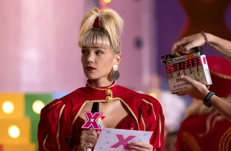 O romance entre Senna e Xuxa se estende por um episódio inteiro da série, o que para os fãs deixou explícita a diferença de tratamento.
