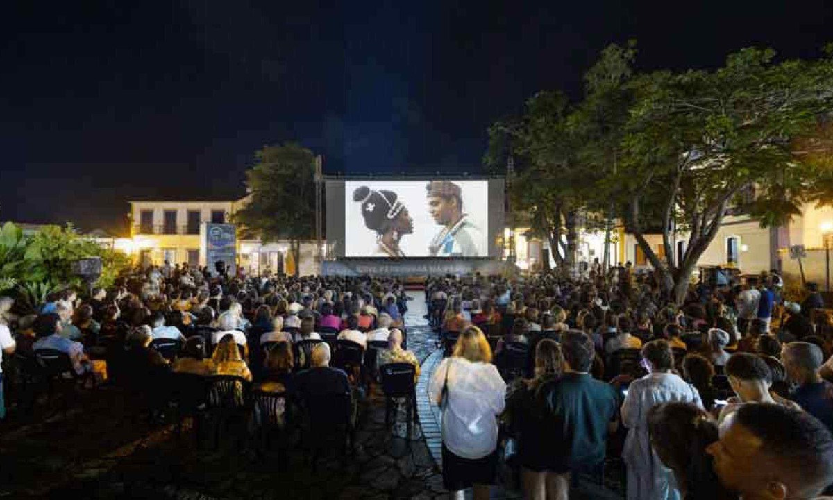 A 28ª Mostra de Tiradentes promove exibição de filmes, gratuitamente, ao ar livre -  (crédito: Leo Lara/Divulgação)