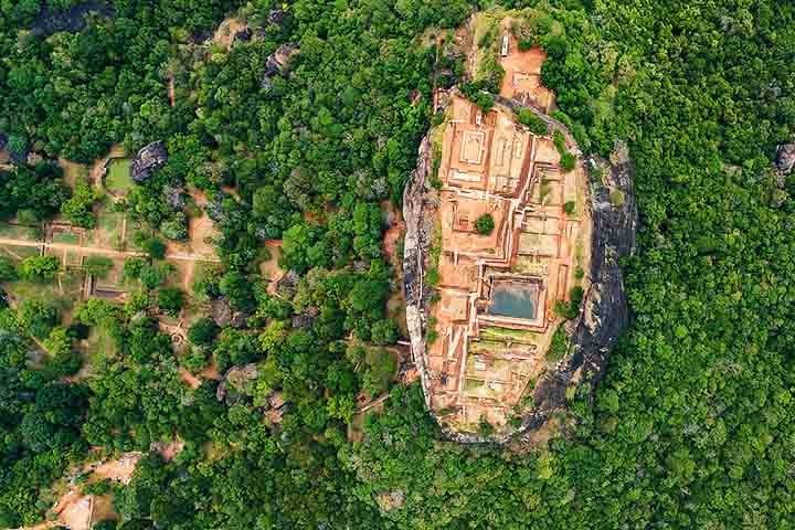 Cidade abandonada de Sigiriya, Sri Lanka: Situado no topo de uma formação rochosa conhecida como 