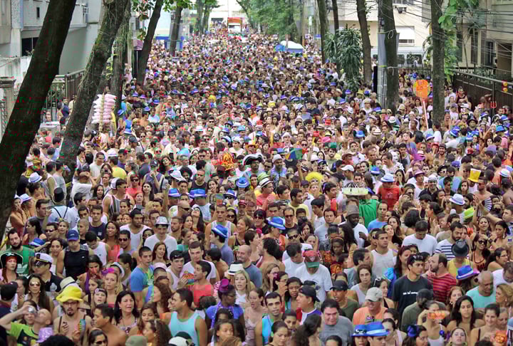 Entre os principais blocos do Rio de Janeiro, estão Amigos da Onça, Bola Preta, Banda de Ipanema, Areia, Bangalafumenga, Filhos de Gandhi, Simpatia é quase amor, Carmelitas, Cordão do Boitatá, Monobloco e Orquestra Voadora. 

