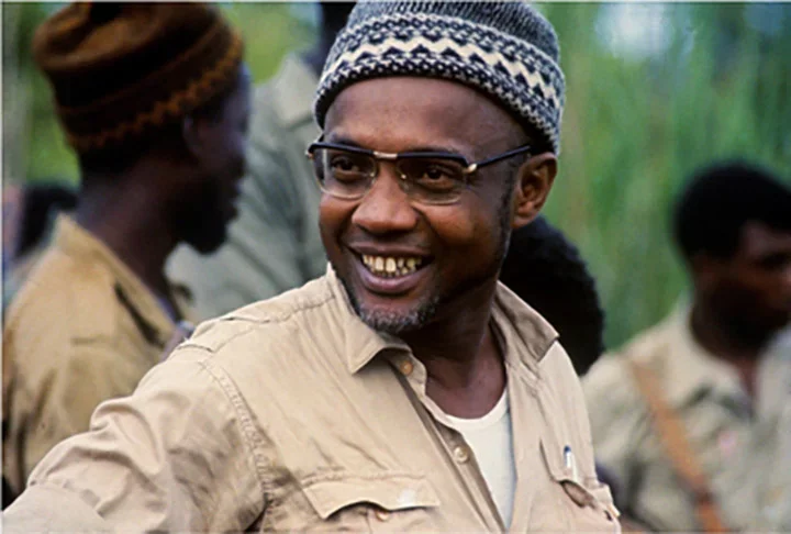 Guiné-Bissau - Esteve sob o jugo português até declarar sua independência em 1973 (reconhecida um ano depois). O mesmo Amílcar Cabral, que ajudou a libertar Cabo Verde, foi o grande nome da independência em Guiné-Bissau. 