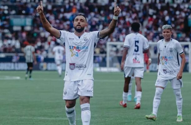 MARICÁ - Tentou dar trabalho, especialmente no segundo tempo. Poderia ter tido sorte melhor, mas Sérgio viu Souza evitar um gol quase certo, que poderia ter garantido um empate em São Januário. NOTA 6,0. Foto: Divulgação / Maricá FC