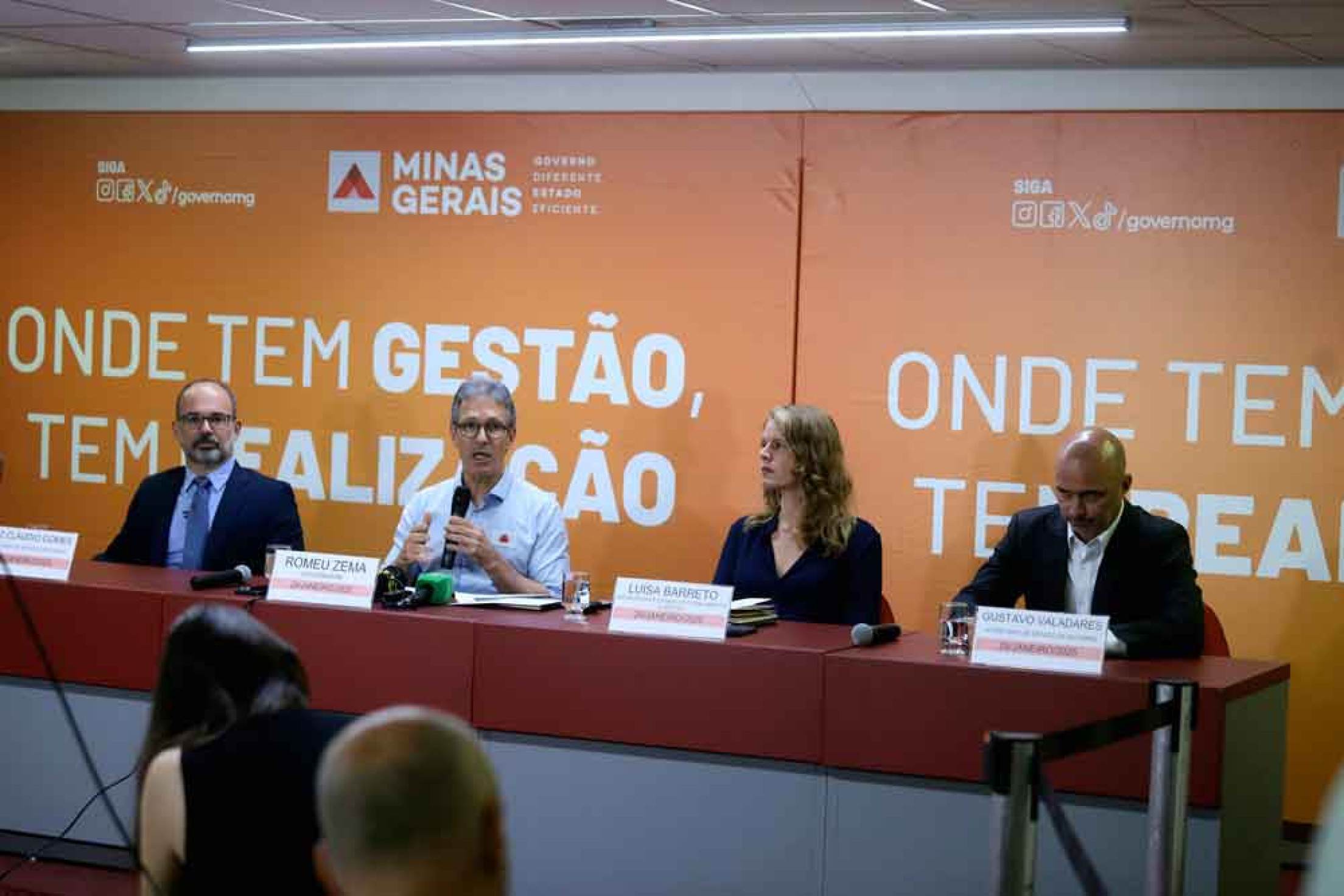 Zema: contra Lula, um tigre; ante Bolsonaro, manso