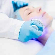 Cicatrizes de acne, como amenizar e tratar? - Pressfoto/FREEPIK