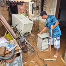 Chuva destrói cinco casas em Santa Luzia e causa desespero entre moradores  - Jair Amaral/EM/D.A Press
