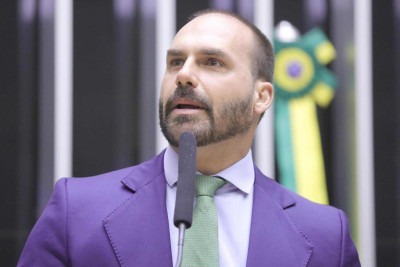 Segundo Bolsonaro, a companheira dele teria tentado fazer movimentações bancárias e foi avisada de que havia uma ordem de bloqueio -  (crédito: Mario Agra / Câmara dos Deputados)