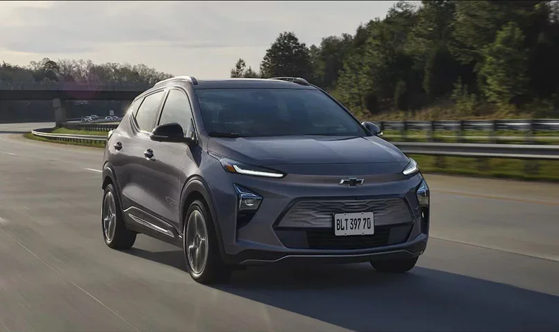 Chevrolet Bolt e Bolt EUV - Os modelos elÃ©tricos Chevrolet Bolt e Bolt EUV, que chegaram ao Brasil com promessas de democratizar a mobilidade elÃ©trica, nÃ£o conseguiram emplacar no mercado e foram descontinuados no final de 2023.