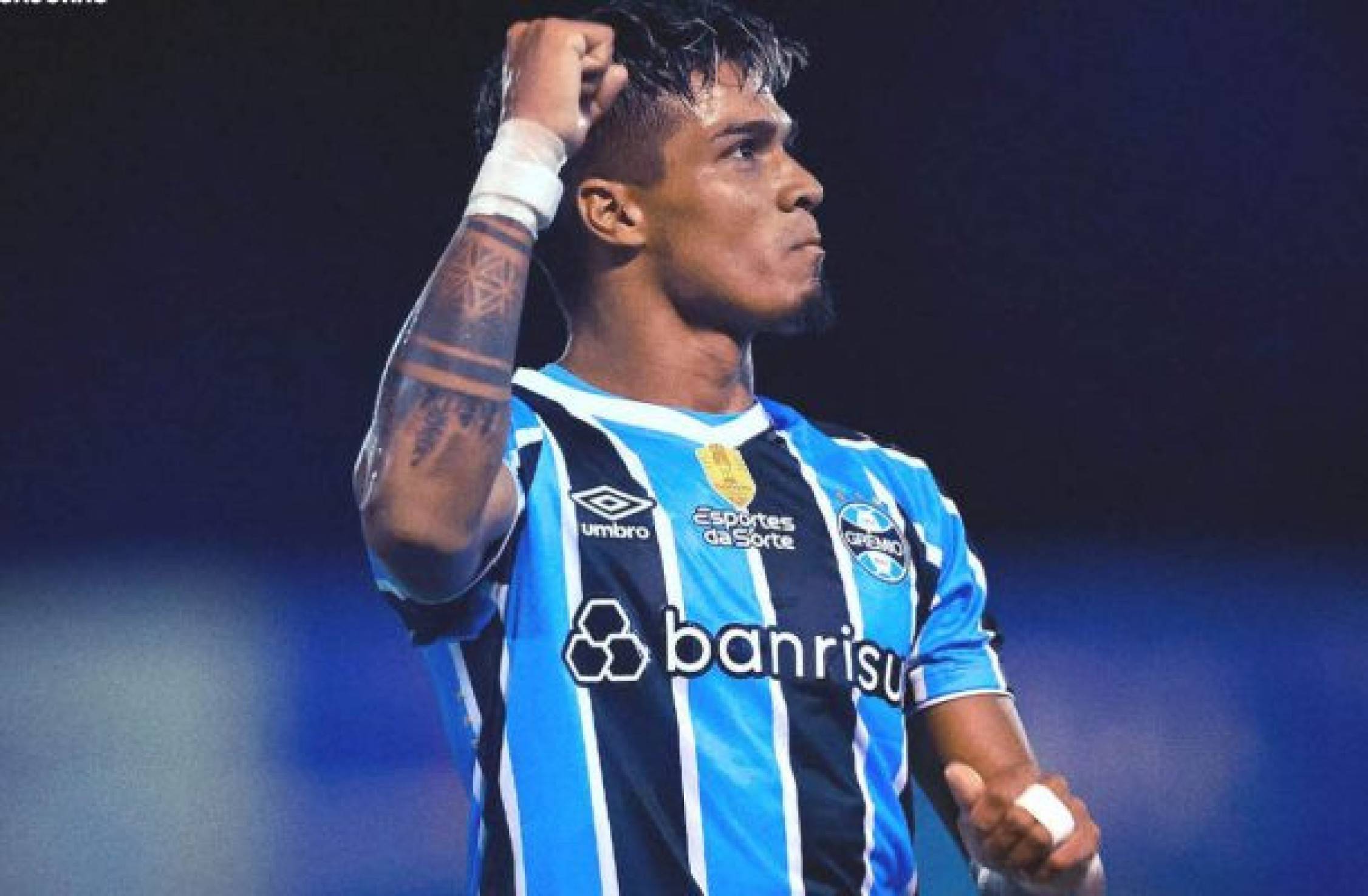 Arezo faz gol de letra e Mec estreia na vitória do Grêmio